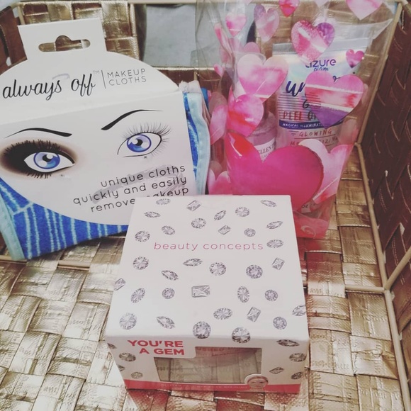 Other - 💥SALE💥skin care bundle everything is brand new